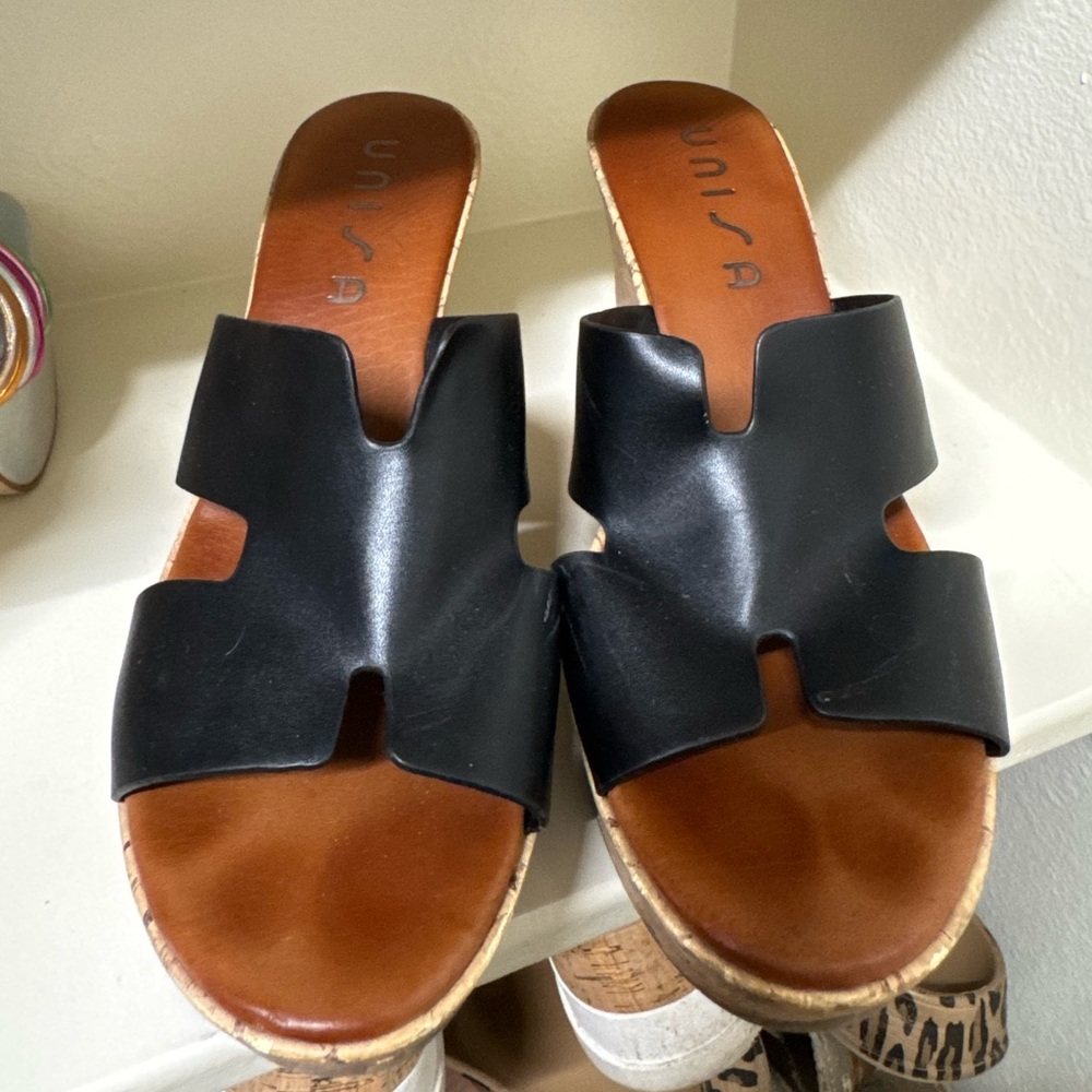 Unisa Black Leather Slide Sandals